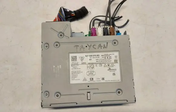 Porsche Taycan 9J1 Navigation unit CD/DVD player 9J1035070BDJLK01