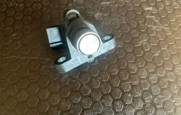 Volvo XC90 Crankshaft position sensor 30637803