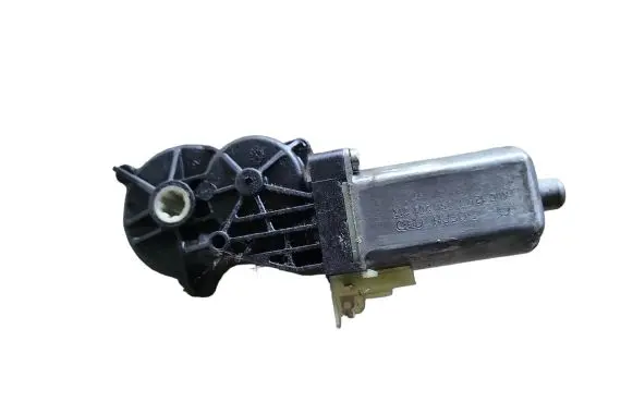 Mercedes-Benz E W211 Seat adjustment motor 0390203213