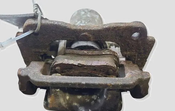 Toyota Corolla Verso AR10 Rear brake caliper