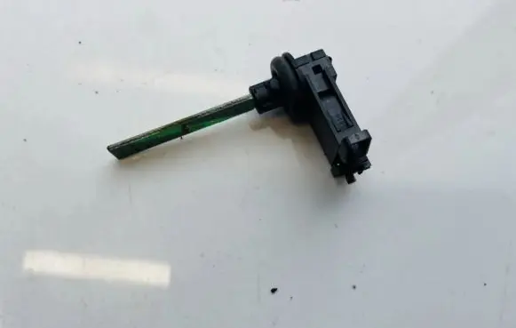 Audi A4 S4 B6 8E 8H Interior temperature sensor 4b0820539