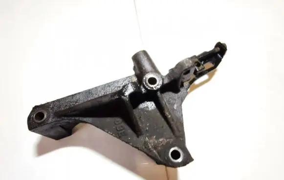 Nissan Almera Engine mounting bracket 63e