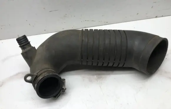 Audi A4 S4 B6 8E 8H Air intake hose/pipe 8E0129615