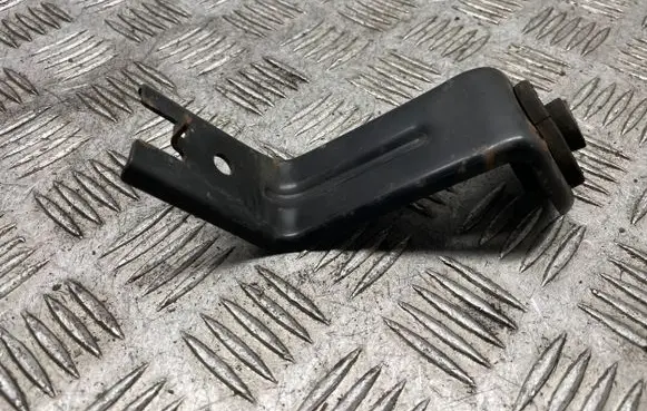 Toyota Avensis T270 Radiator mount bracket 