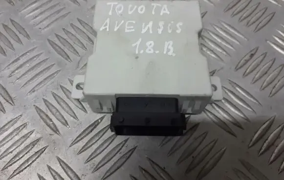Toyota Avensis T250 Window wiper relay 