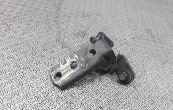 Mitsubishi Grandis Front door lower hinge 
