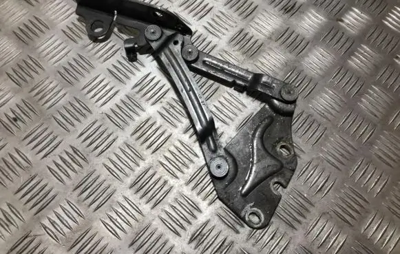 Volkswagen Golf Plus Engine bonnet/hood hinges 5m0823302