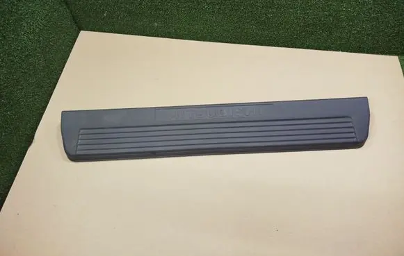 Mitsubishi Pajero side skirts sill cover MR402149