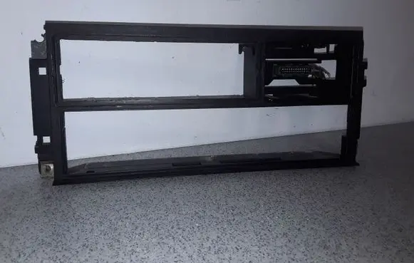 BMW 5 E34 Radio/GPS head unit trim 62131384141 1374214