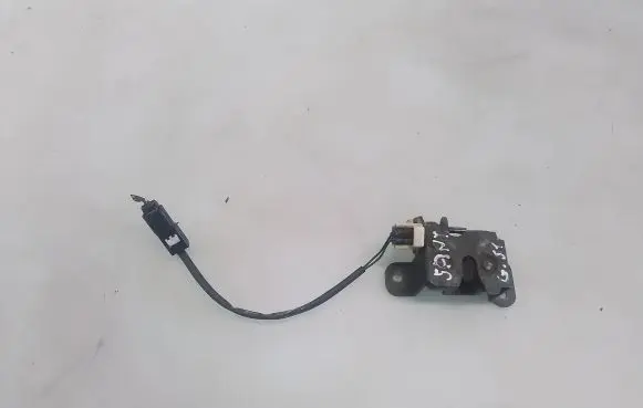Hyundai Santa Fe Tailgate window lock/catch/latch 