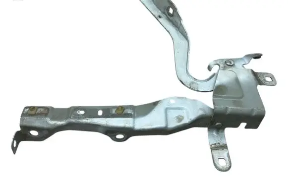 Renault Clio IV Fender mounting bracket 641345024R 451240