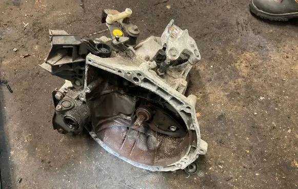 Peugeot 2008 II Manual 6 speed gearbox