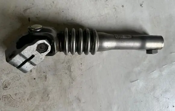 BMW 5 F10 F11 Steering column universal joint 6790490
