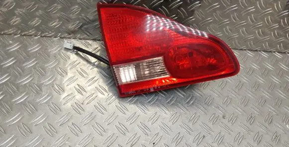 Toyota Avensis Verso Tailgate rear/tail lights