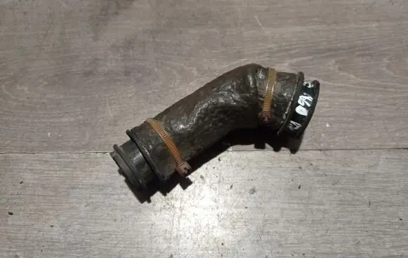Volvo V40 Breather hose/pipe 