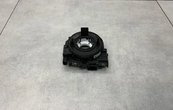 Audi A3 S3 8V Airbag slip ring squib (SRS ring) 5Q0953549E