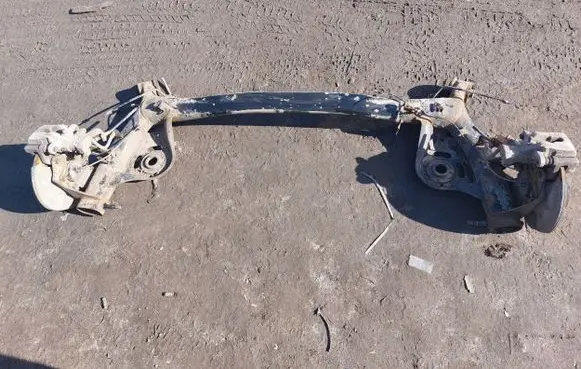 Suzuki Vitara (LY) Rear axle beam 