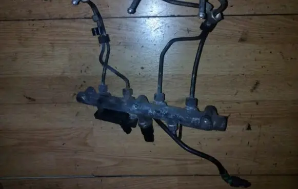 Peugeot 607 Fuel main line pipe 0445214017 0281002283