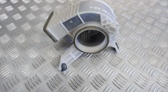 Lexus GS 250 350 300H 450H Hybrid/electric vehicle battery fan G923030030
