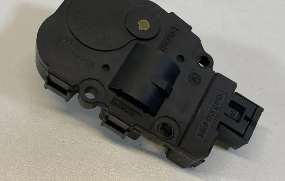Mercedes-Benz E W212 Air flap motor/actuator A2219066900