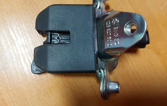 Skoda Octavia Mk2 (1Z) Tailgate/trunk/boot lock/catch/latch 1Z5827501D