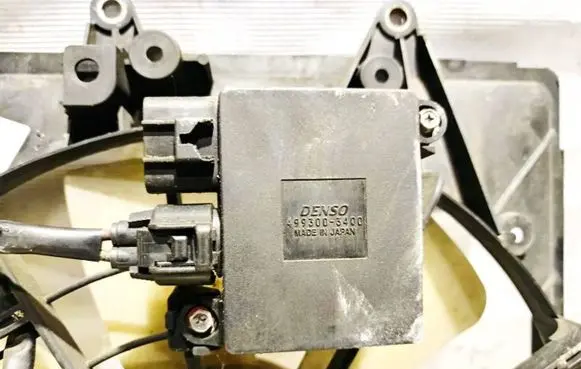 Coolant fan relay