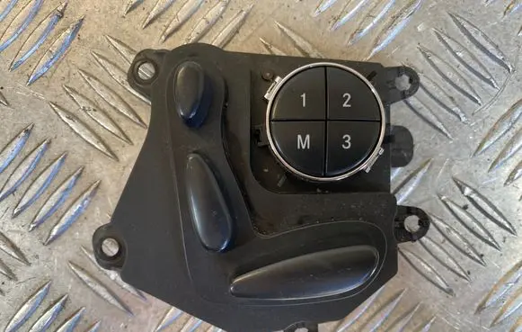 Mercedes-Benz CLS C219 Seat control switch 2118217979 03464230