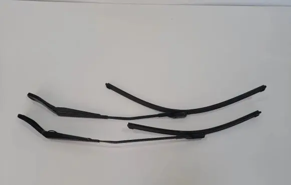 Volvo V70 Front wiper blade arm