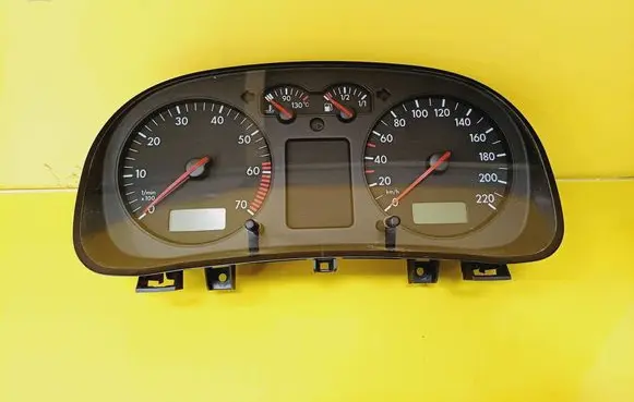 Volkswagen Golf IV Speedometer (instrument cluster) 1J0920806