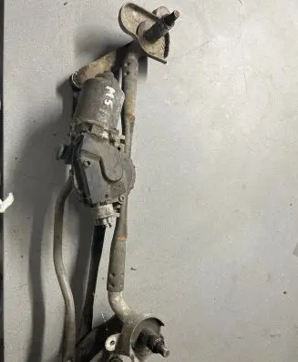 Mazda 5 Front wiper linkage and motor 1593000600