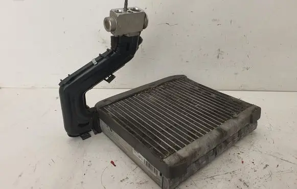 Volvo XC70 Air conditioning (A/C) radiator (interior) 7010973 326308 L5174