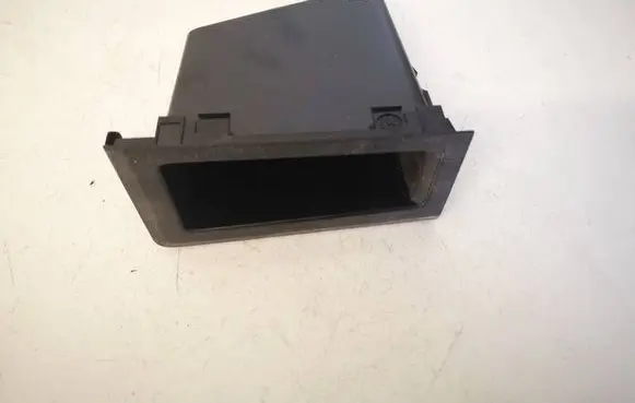Volvo V70 Glove box 9184530