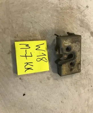 Volkswagen Golf III Front door lock 191837016