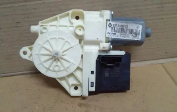 Renault Megane III Rear door window regulator motor 827310002R