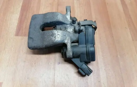 Renault Espace V (RFC) Rear brake caliper 440111216R