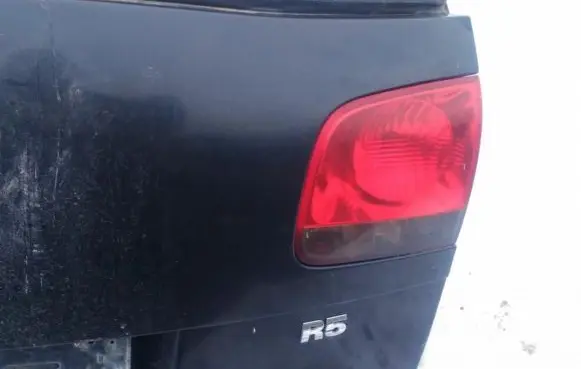 Volkswagen Touareg I Tailgate rear/tail lights