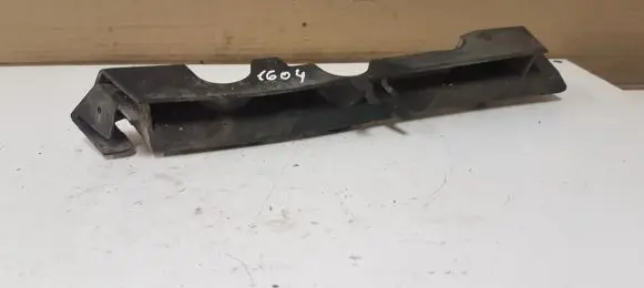 Front bumper mounting bracket