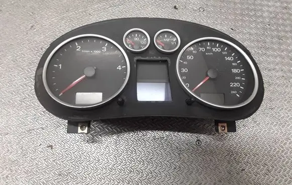 Audi A2 Speedometer (instrument cluster) 110080192