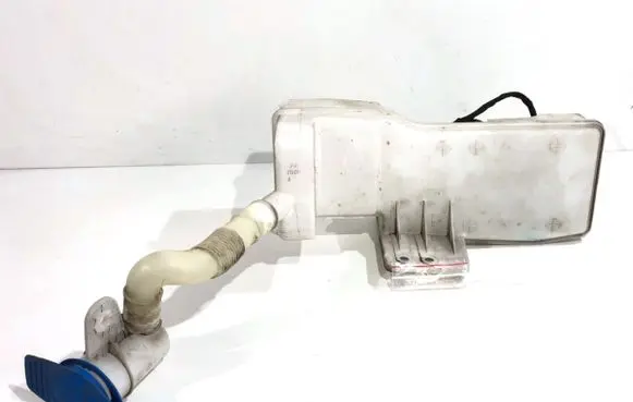 Windshield washer fluid reservoir/tank