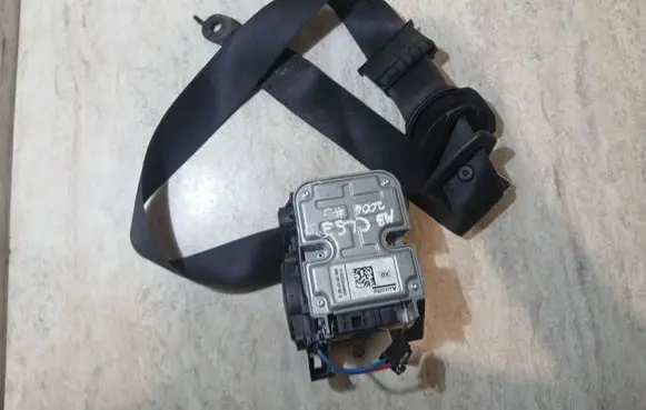 Mercedes-Benz CLS C219 Front seatbelt 000H800