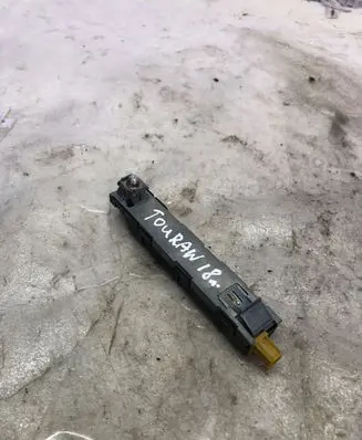 Volkswagen Touran III Aerial antenna amplifier 5ta035577