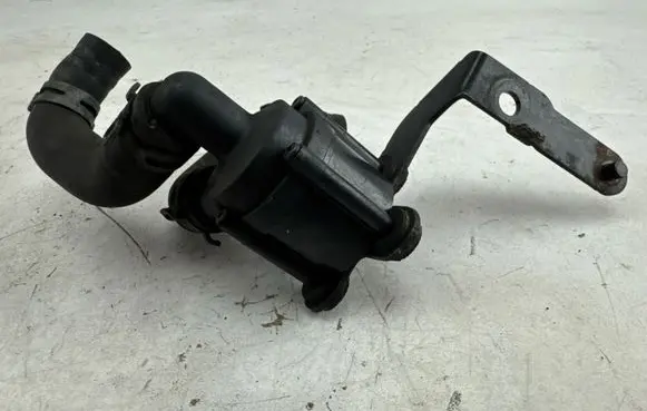 Volkswagen Golf VI Electric auxiliary coolant/water pump 5N0965561