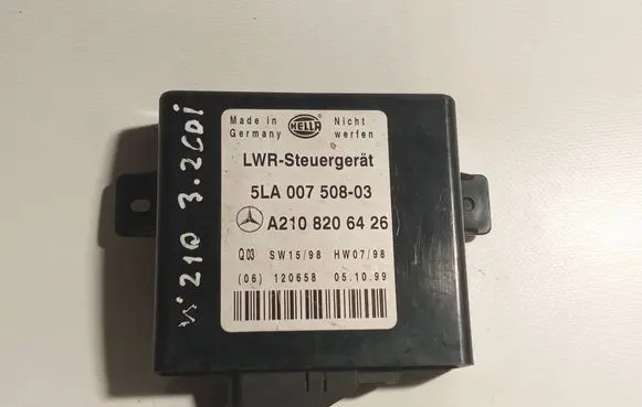 Mercedes-Benz E W210 Light module LCM A2108206426 5LA00750803