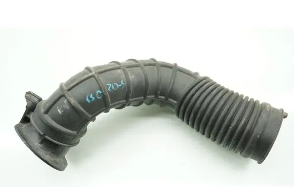Suzuki SX4 S-Cross Air intake hose/pipe 1376657T00