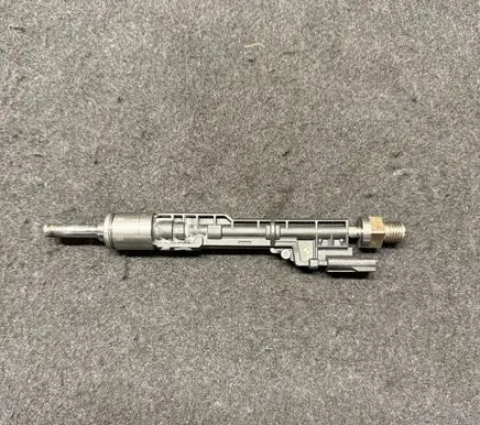 BMW 4 F32 F33 Fuel injector 7639994