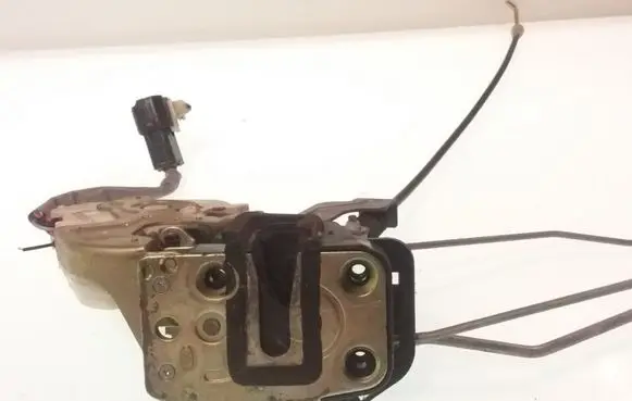 KIA Sorento Front door lock 030304