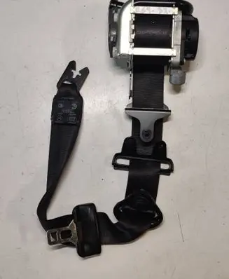 Volvo S60 Front seatbelt P39818841