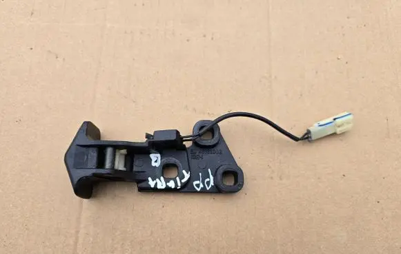 Opel Tigra B Convertible roof lock/latch 93162303