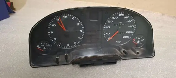 Audi 80 90 B3 Speedometer (instrument cluster) 893919033BA