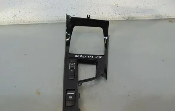 BMW X1 F48 F49 Dashboard center trim panel 9292547